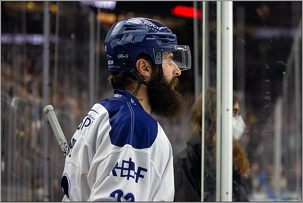 PENNY DEL; Koelner Haie- Straubing Tigers; Koeln, 09.10.2022